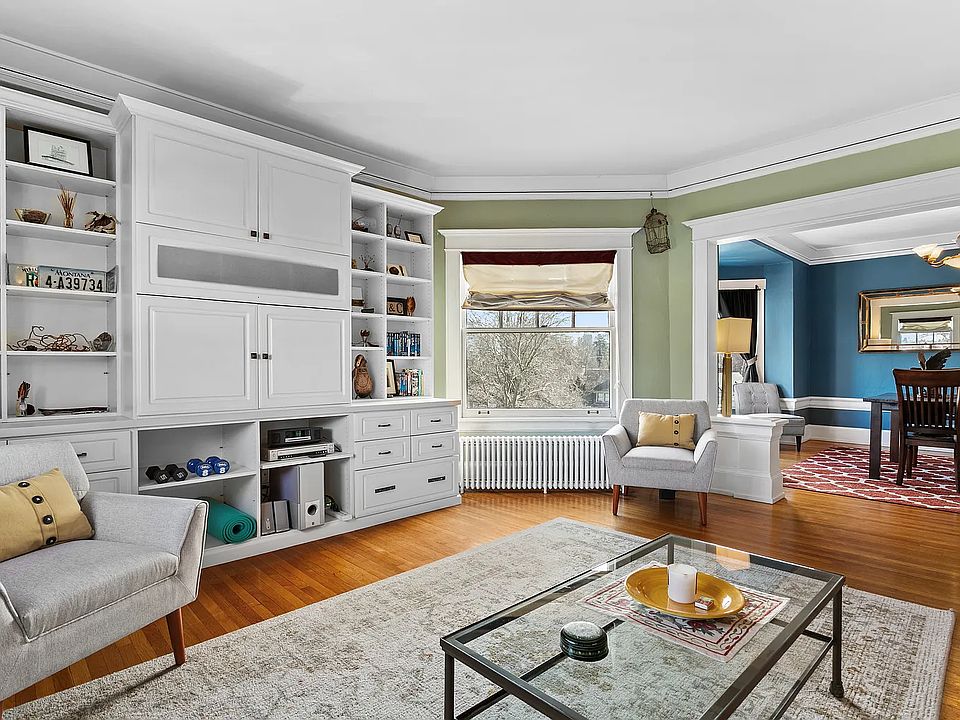 Living room, eastern exposure