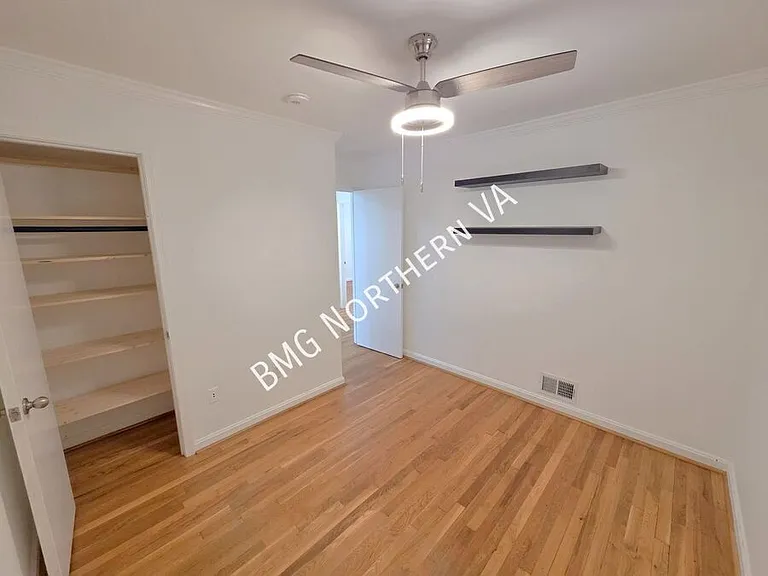 6413 Berkshire Dr — Photo 18