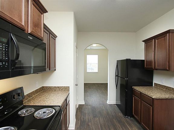 5th image of 2052 Saras Way
