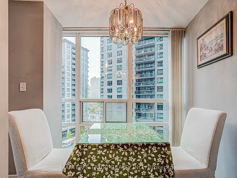 30 Grand Trunk Cres #711 — Photo 10