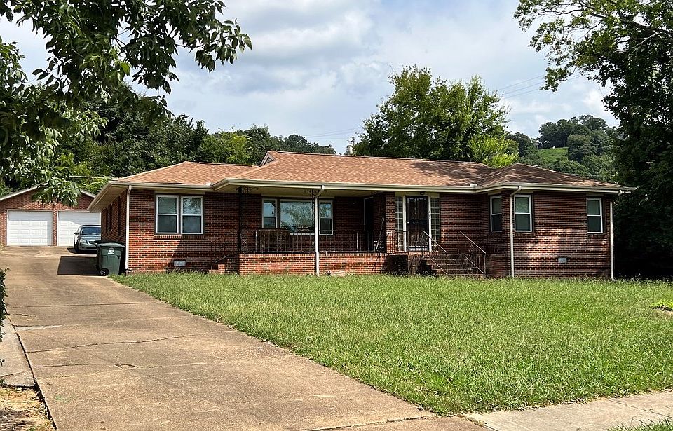 2nd image of 404 Glenwood Dr