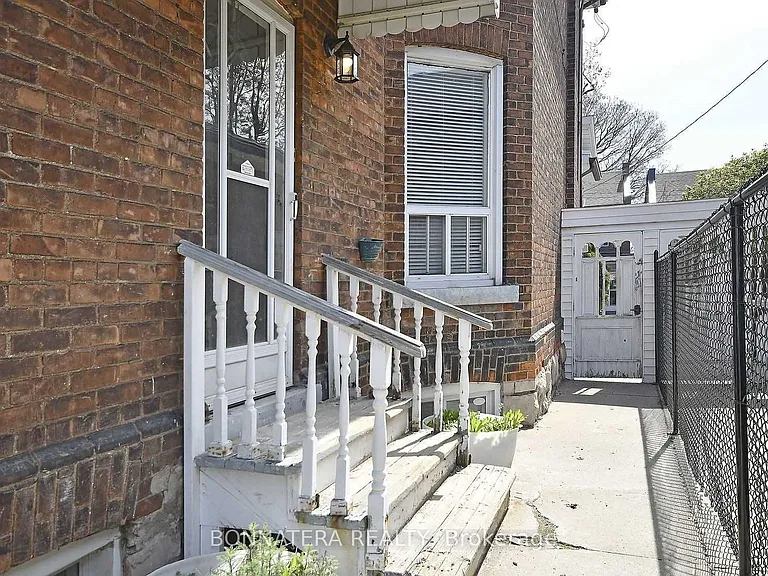 47 Emerald St N #MAIN — Photo 2