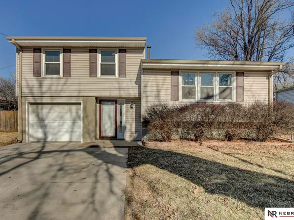 5912 Weir St, Omaha, NE 68117