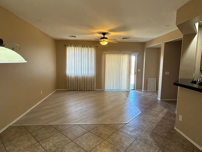 39208 N Parker Ln — Photo 16