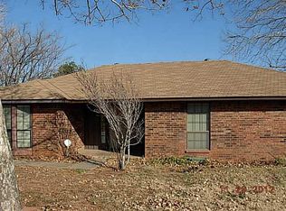 118 Cedar Springs Dr, Tuttle, OK 73089