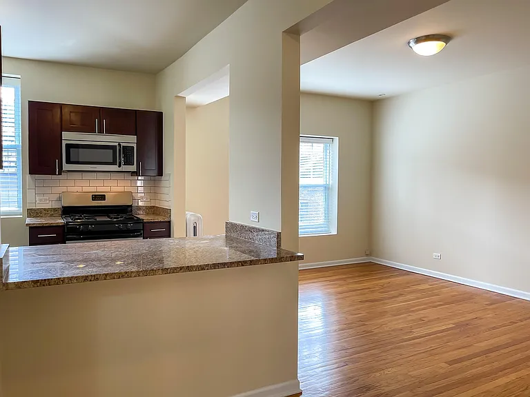 Necedah at 4740-4748 South Greenwood — Photo 17