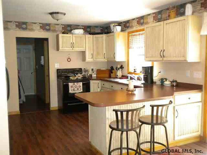 5th image of 517 W Farm Woods Lane