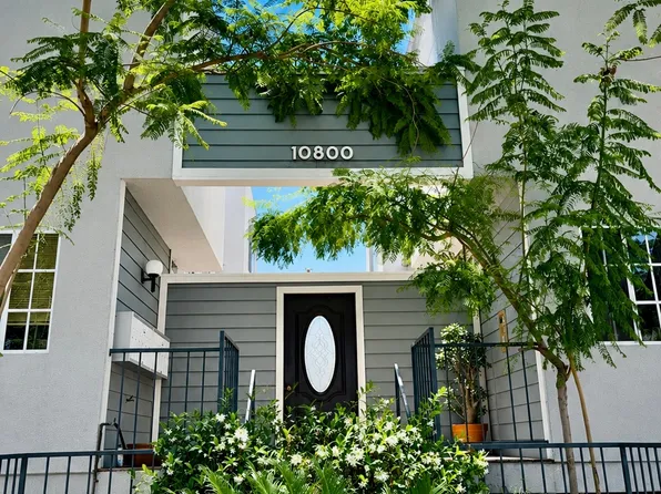 10800 Peach Grove St APT 5, North Hollywood, CA 91601