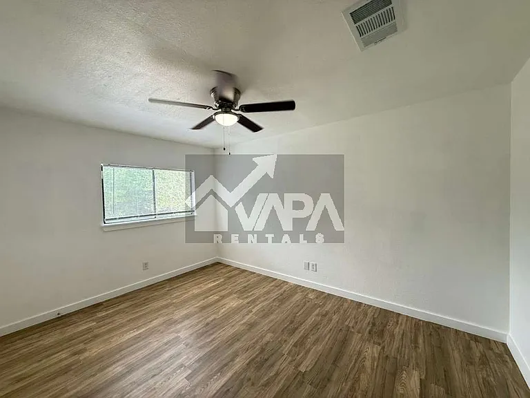 6811 Evercrest Ln — Photo 12