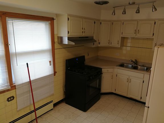 5th image of 6650 W Belmont Ave APT 3