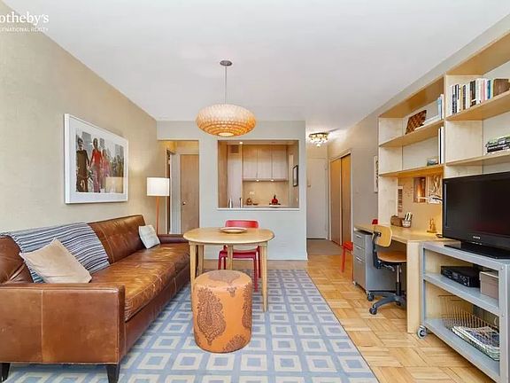 3rd image of 101 W 12th St APT 9E