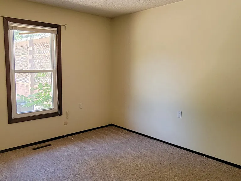 Heritage West Apartments — Photo 11
