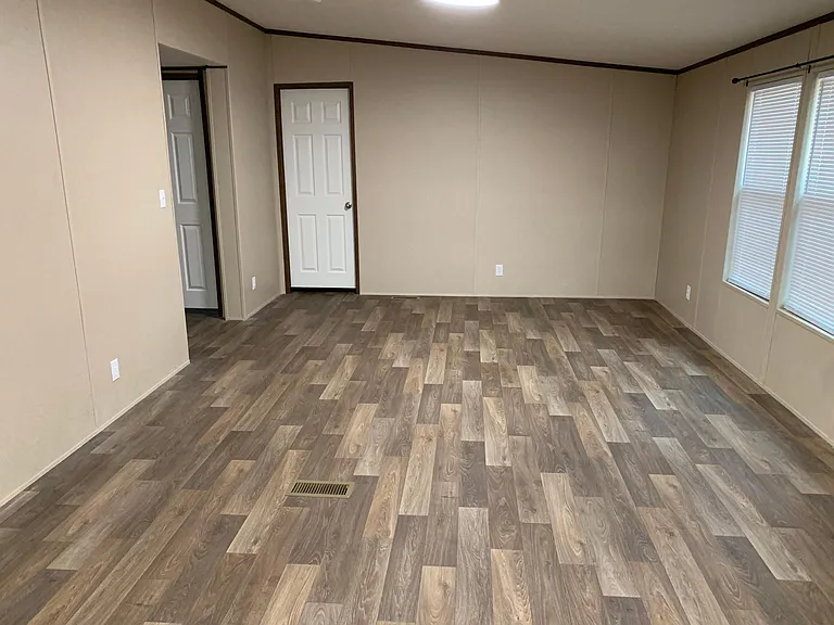 306 Lakanwood Ln — Photo 6