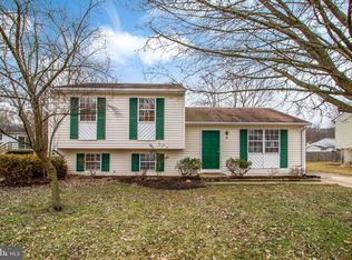 19 Sue Ln, Newark, DE 19711