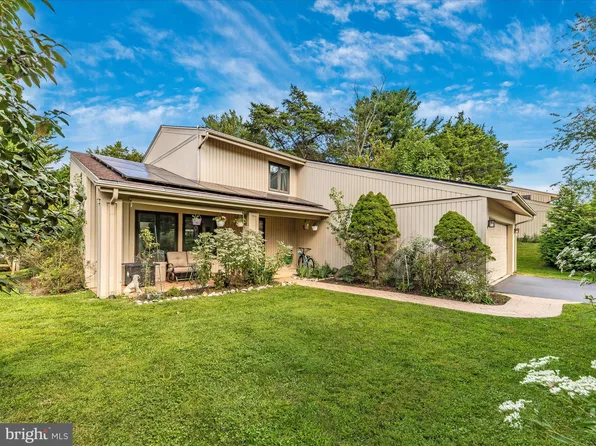 11709 Flints Grove Ln, Gaithersburg, MD 20878