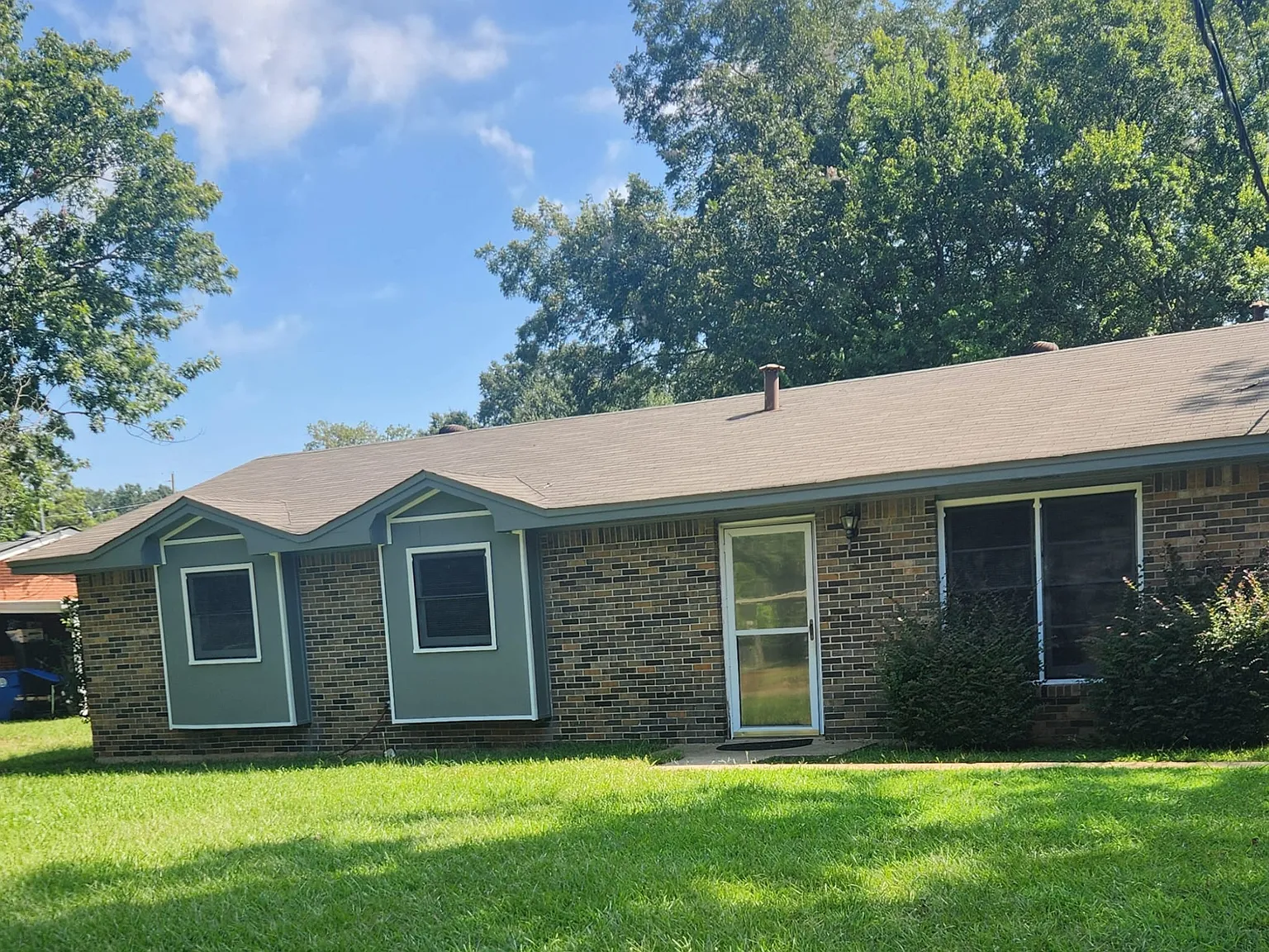 3 bed, 1179 sqft, $1,395 — Photo 1