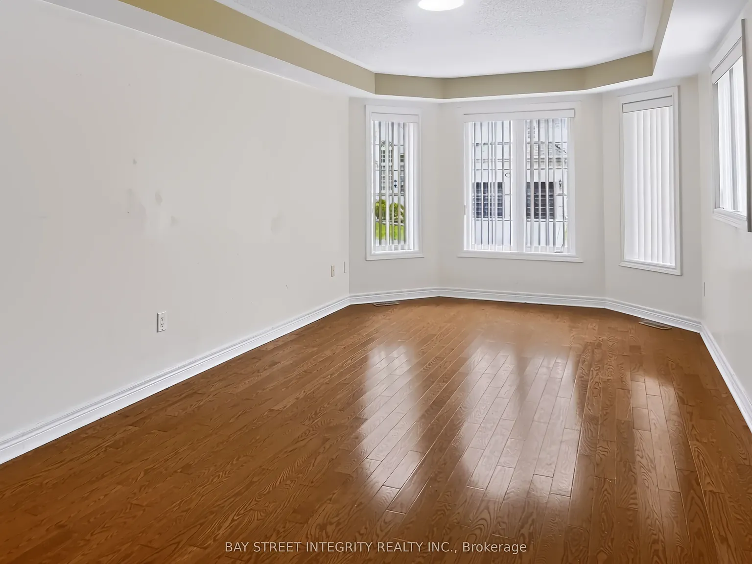 4 bed, $3,590 — Photo 3