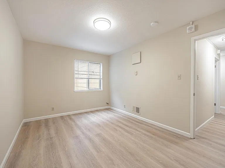 1648 Filbert St — Photo 11
