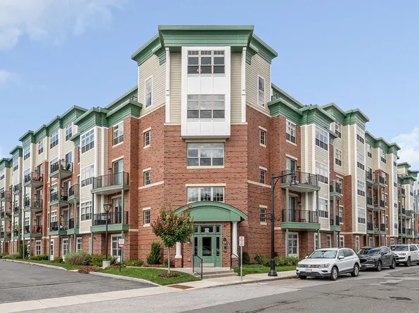 69 Foundry St APT 417, Wakefield, MA 01880