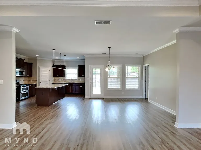 214 Balota St — Photo 5
