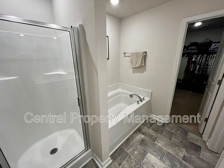 27 Oak Edge Ln — Photo 15