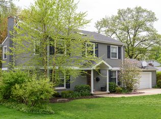 1801 Stevens Dr, Glenview, IL 60025