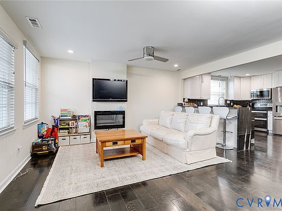 5th image of 3013 R St