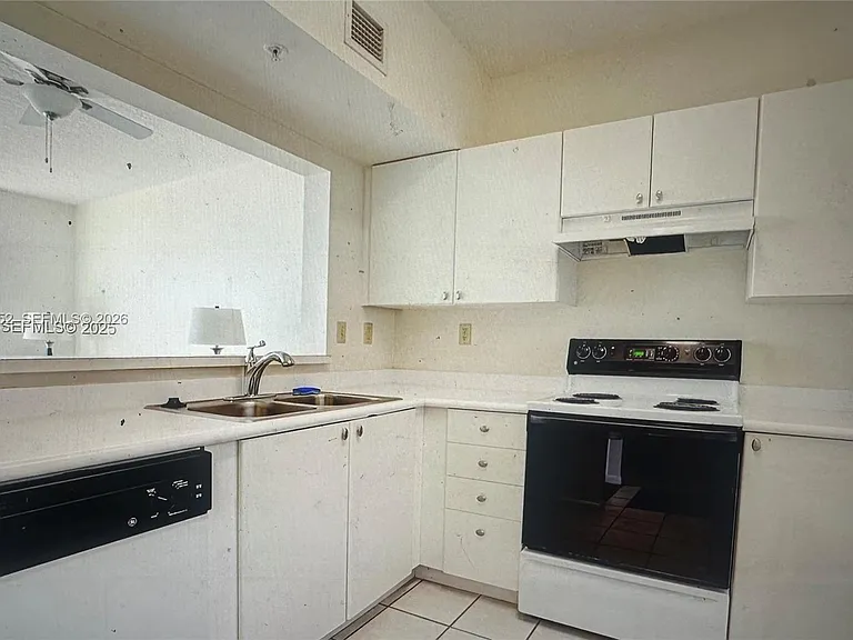 3020 NE 32nd Ave #817 — Photo 12