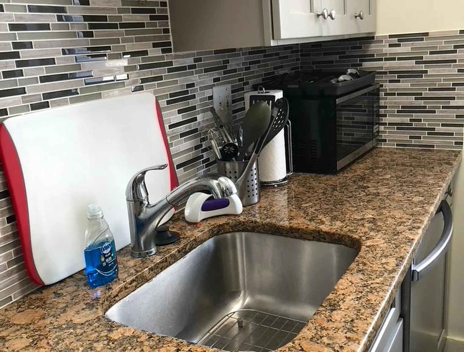 2 bed, 1.0 bath, $5,100 — Photo 4