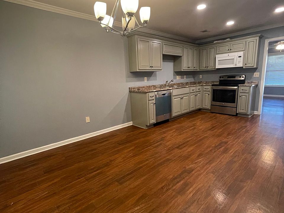 1st image of 4552 Barretts Trace Blvd