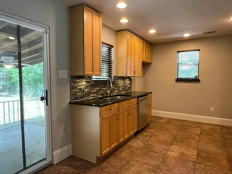 1313 Casa Vale Dr — Photo 6