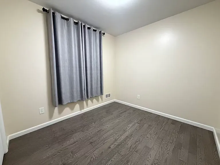 130 Levit Ave — Photo 12