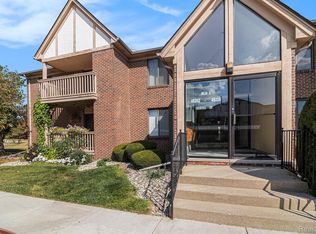 45216 Churchill Dr #8, Macomb, MI 48044