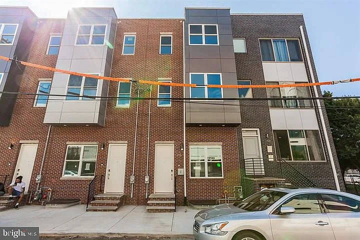146 W Wildey St — Photo 26