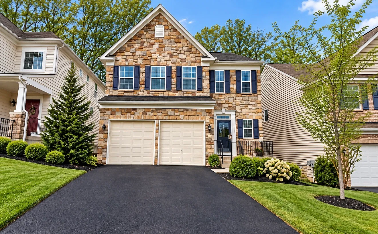 4 bed, 3.5 bath, 3540 sqft, $3,600 — Photo 3
