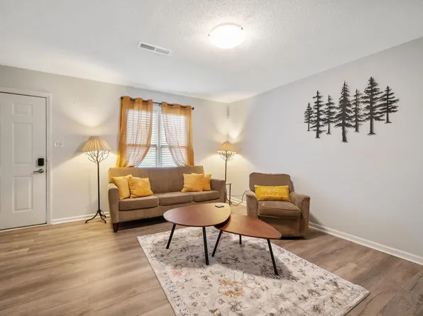 2625 Hitchcock Dr, Durham, NC 27705