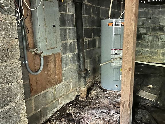 5th image of 1208 Hillview Rd