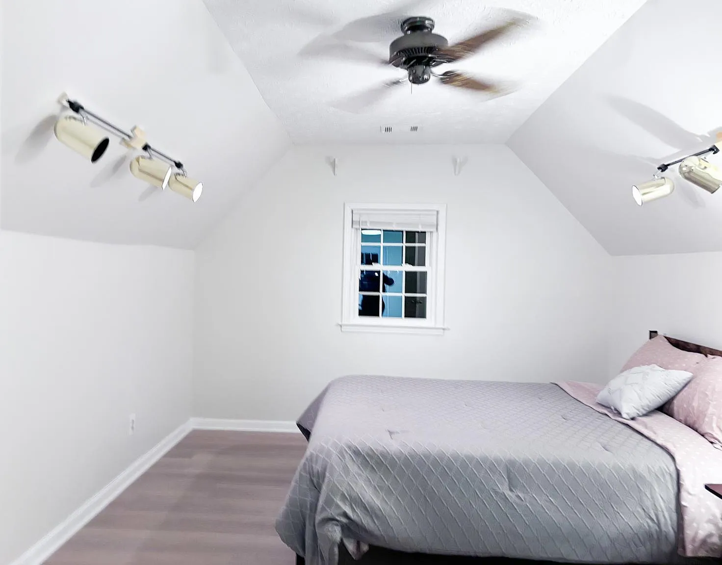 4 bed, 1.0 bath, 3000 sqft, $862 — Photo 4