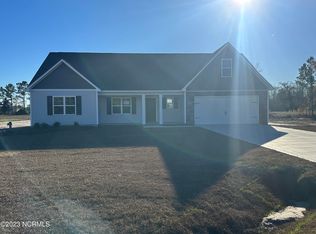 707 W Warner Ct, Hubert, NC 28539