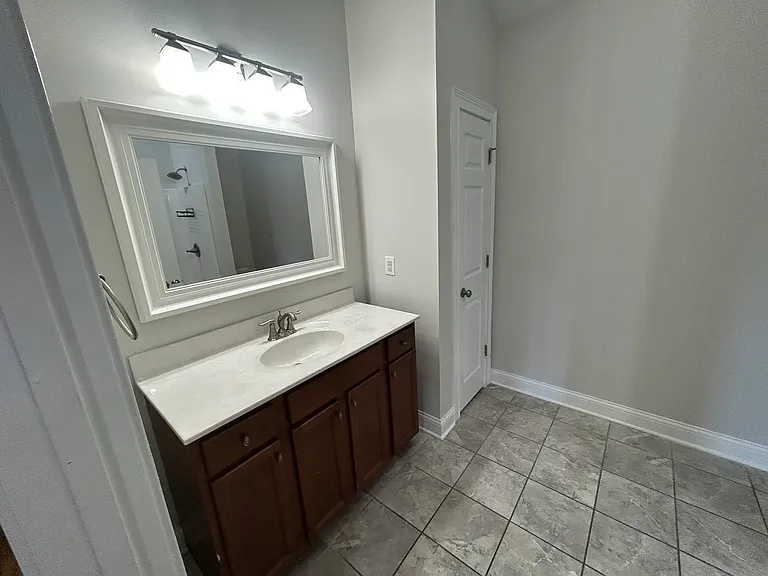 127 Greystone Ct — Photo 4