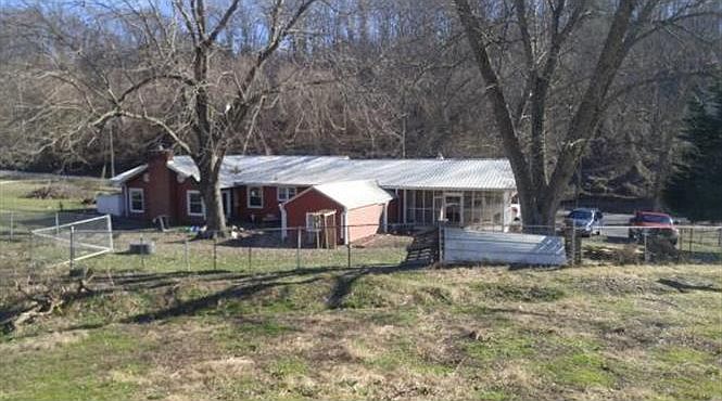2nd image of 937 Chadwell Rd