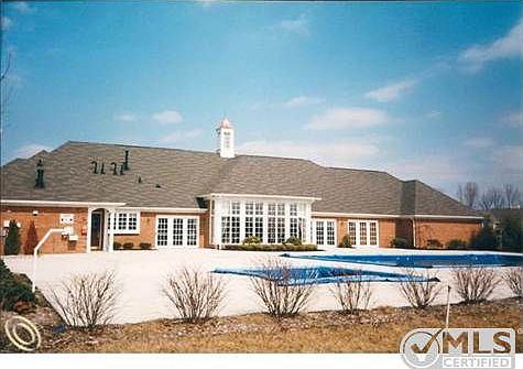 The Village Club Pool & Hot-tub