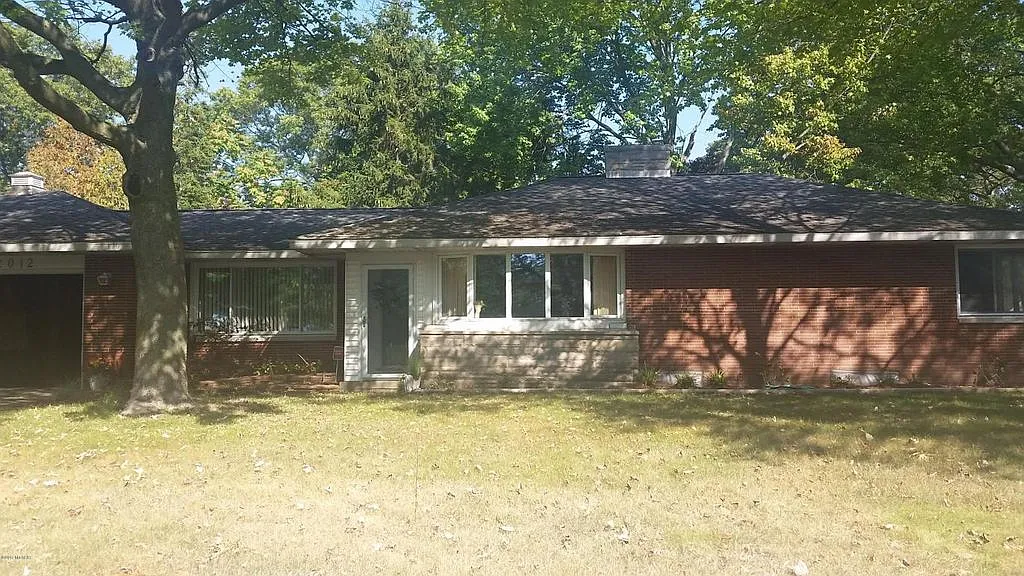 2012 Seminole Rd photo 1