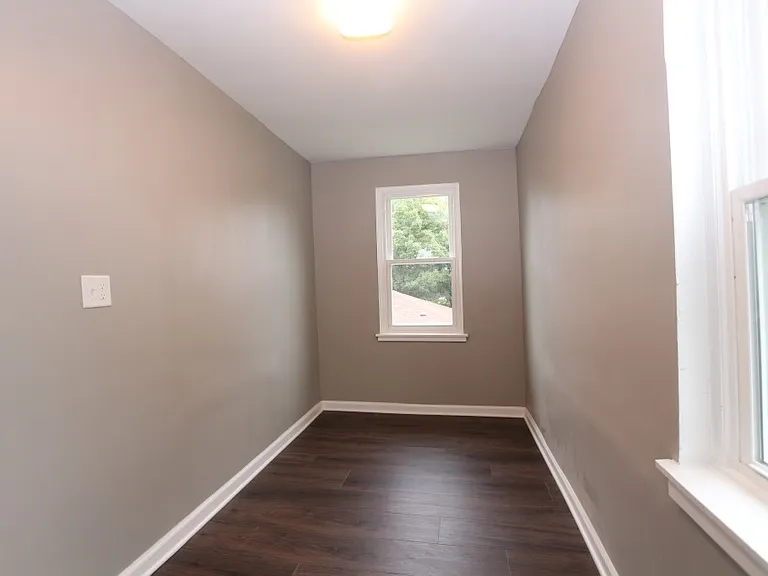 549 E 91st St #2 — Photo 17