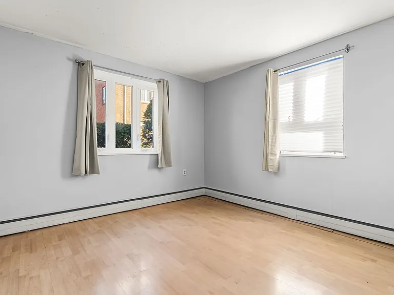 133 Warren St #3 — Photo 11