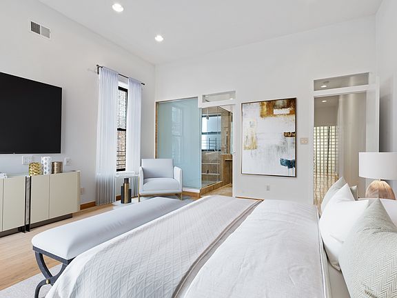 3rd image of 158 W 119th St #4