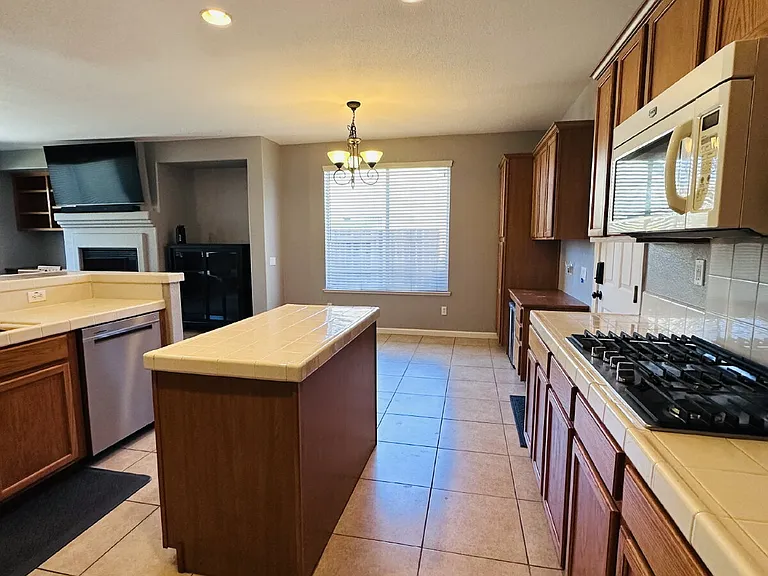 7826 Lahontan Ct — Photo 8