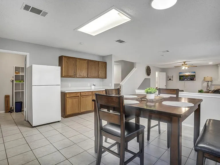 7900 Bramble Bush Dr — Photo 17