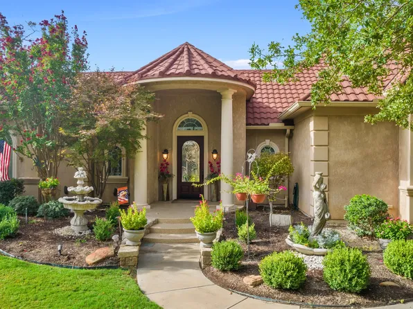 164 Brush Creek Dr, Azle, TX 76020