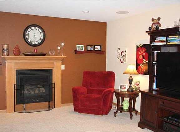 3rd image of 7723 Lonetree Ct